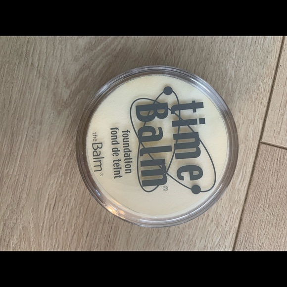 TimeBalm- medium/dark foundation - Picture 1 of 3
